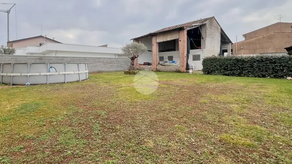 Jardin - Independent House with Garden in Zevio Centre