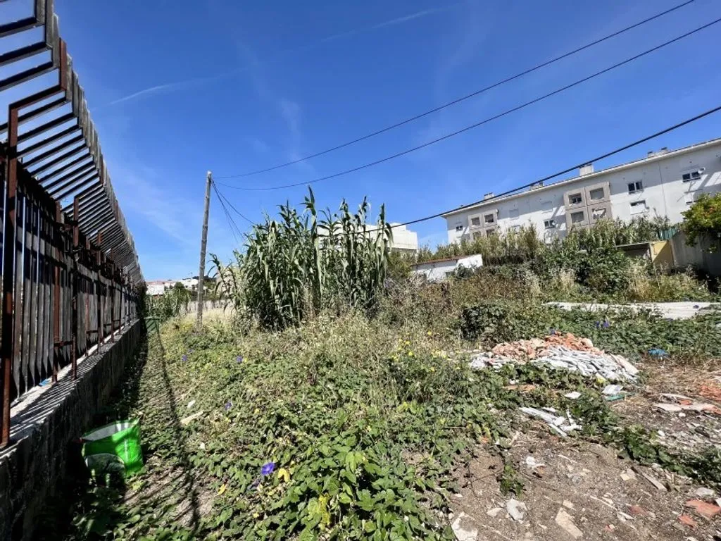 Jardin - Rural Land with Urban Potential in Ajuda, Lisbon