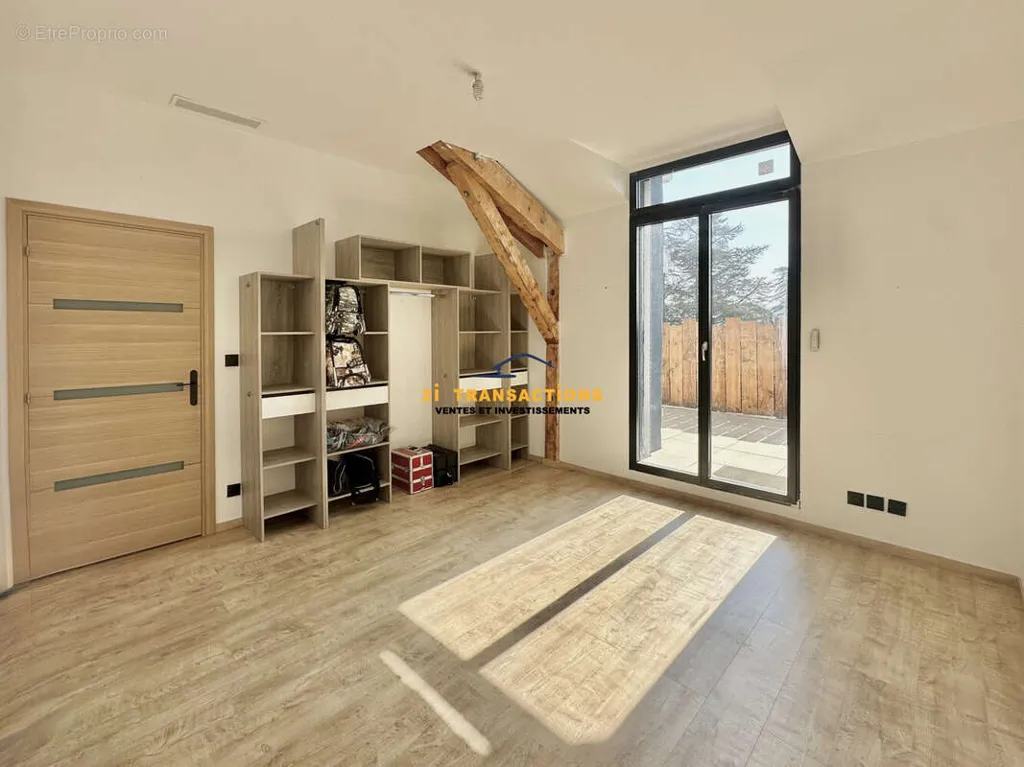Elutuba - Apartment with Terraced View in Saint-Chamond