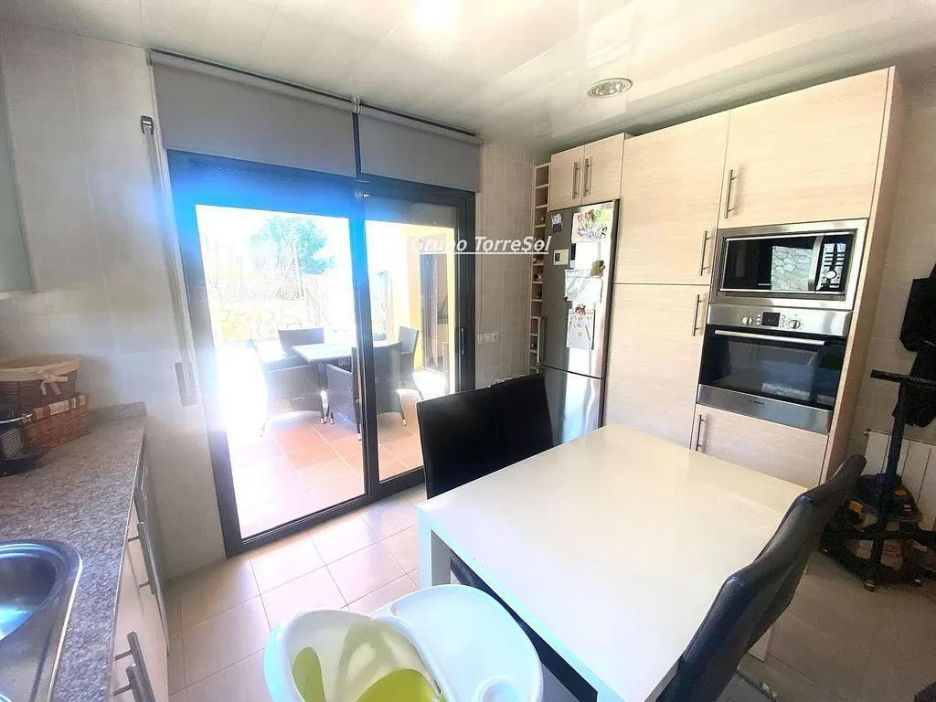 Cuisine - Independent House with Pool in Valldemar