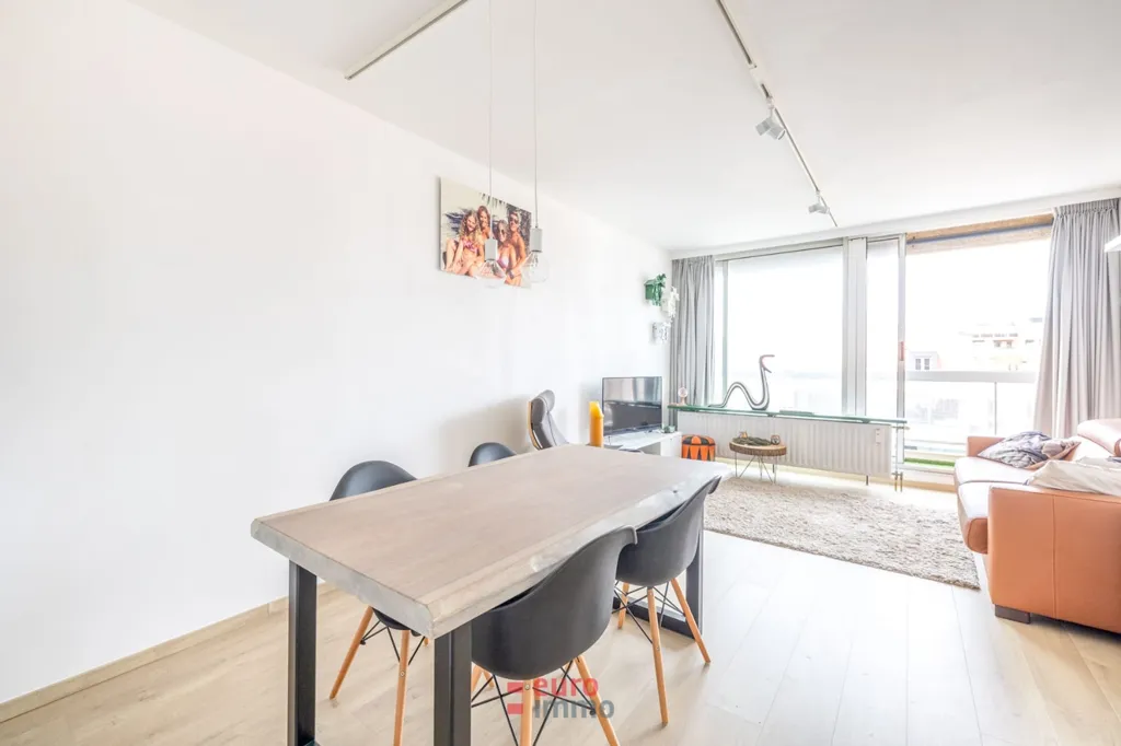 Salle à manger - Studio avec Slaaphoek et Terrasse dans un Cadre Calme