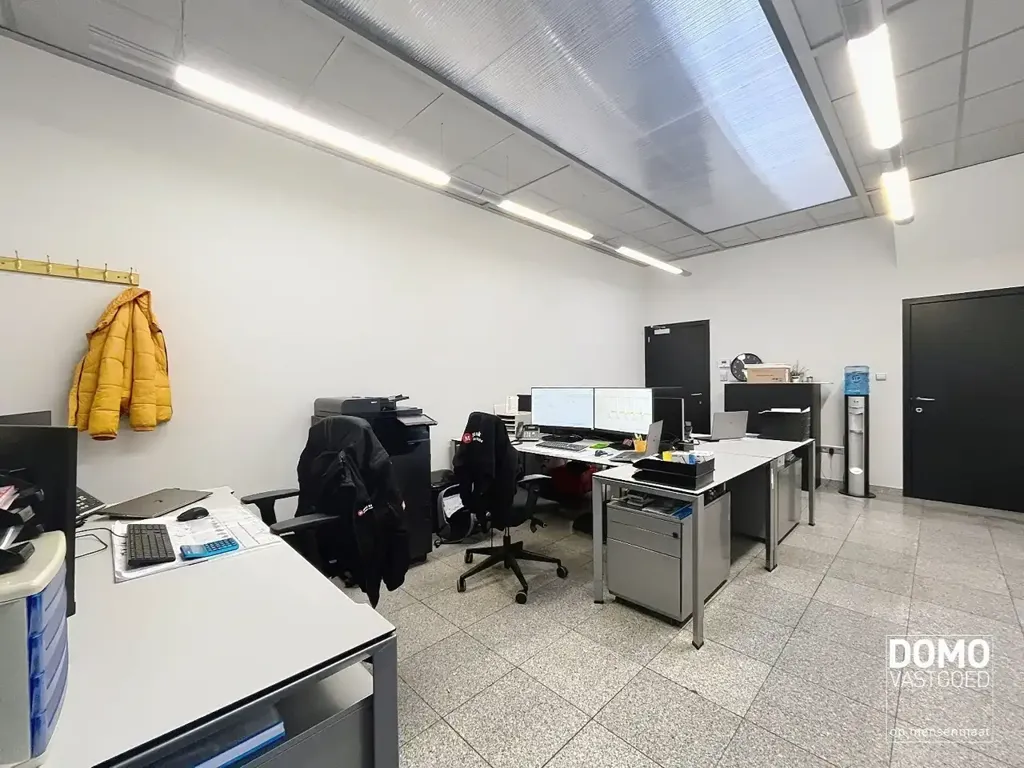 Kabinet - Commercial Building with Auditorium in Herk-de-Stad