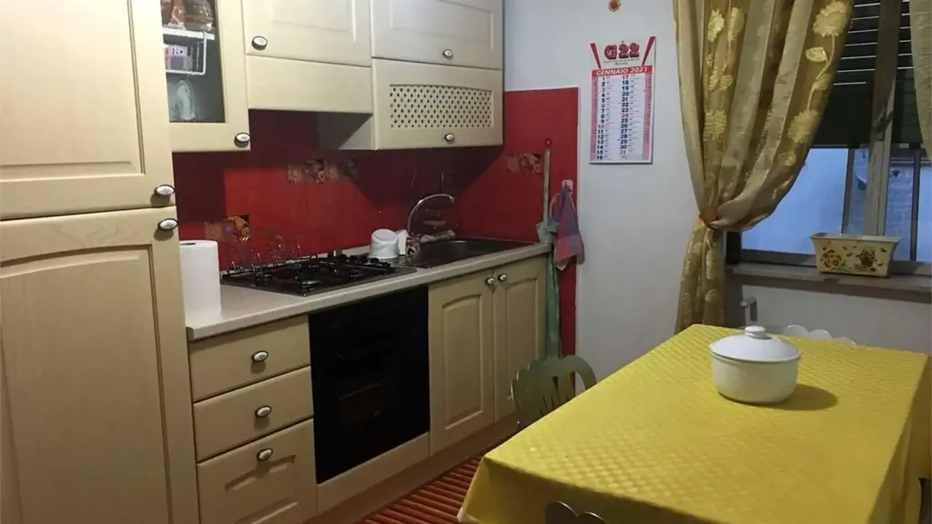 Köök - Rustic-Style Flat with Central Location in Cosenza