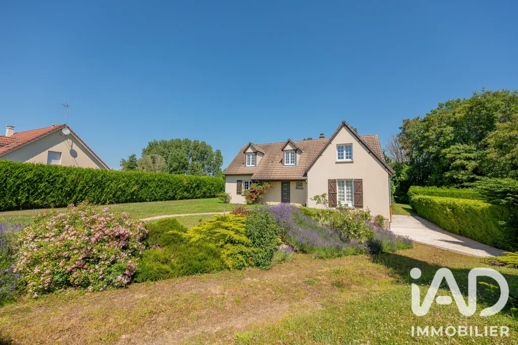 Giardino - Pavilion with Large Garden in Les Ayvelles