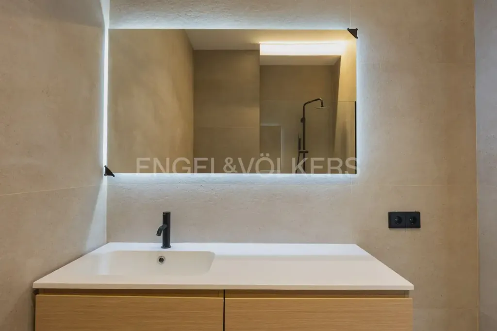 Bagni - Renovated Flat with Terrace in Valencia