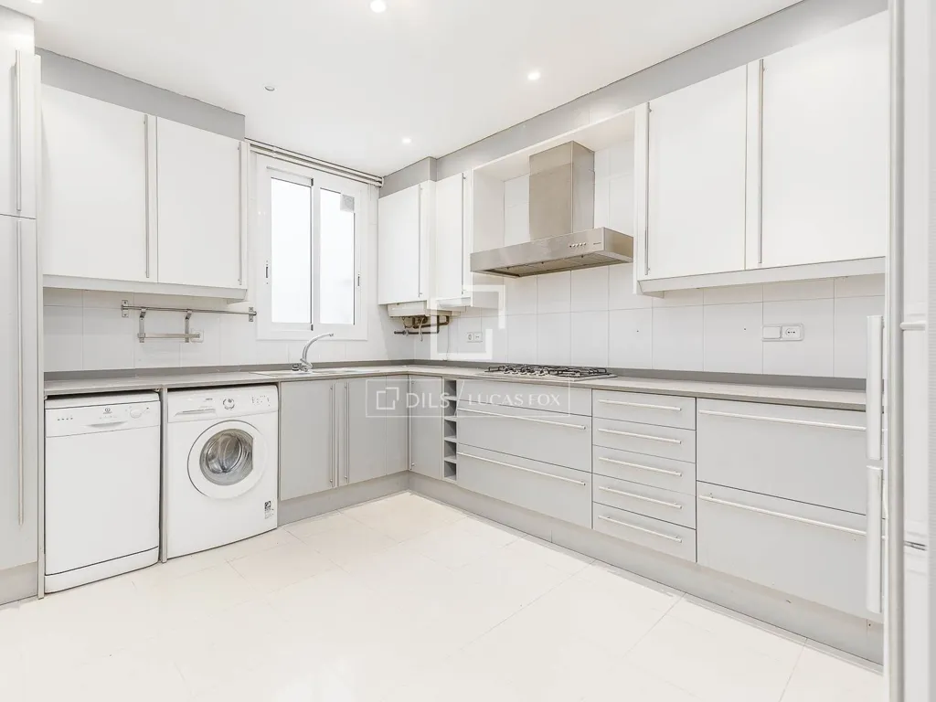 Cuisine - Bright Apartment with Terrace in Barcelona