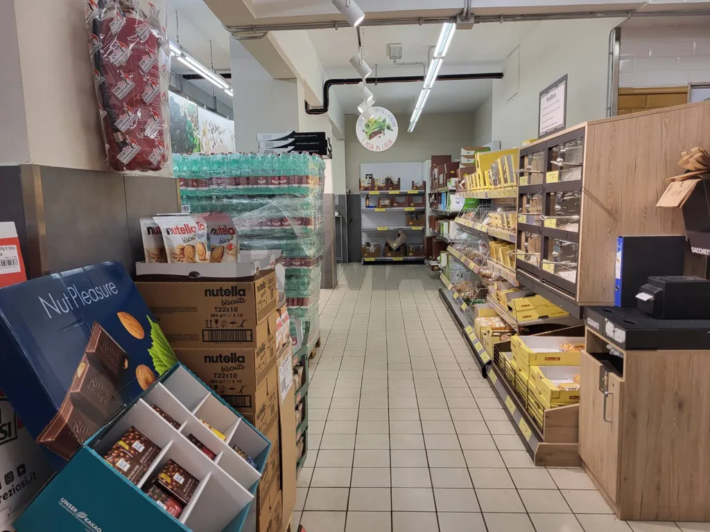 Buanderie - Commercial Space near Villa Gordiani, Rome