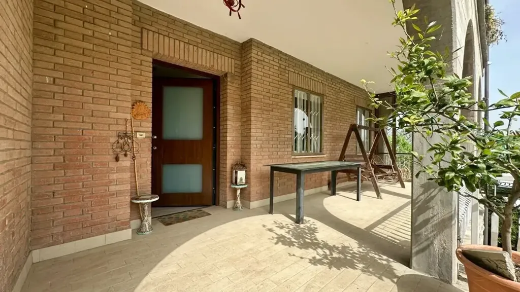 Terrasse - Bifurcated Villa with Panoramic Views in Imola