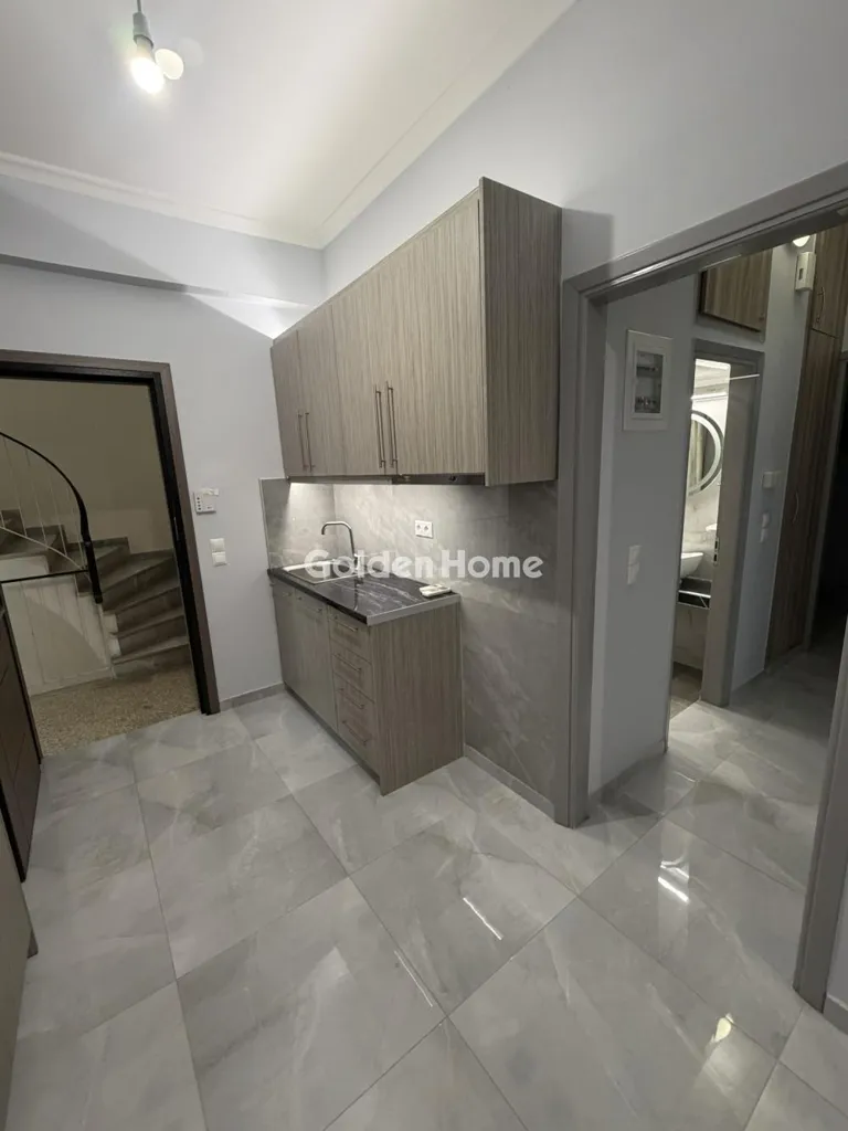Kitchen - Bright Apartment with Balcony in Varvakeios Square