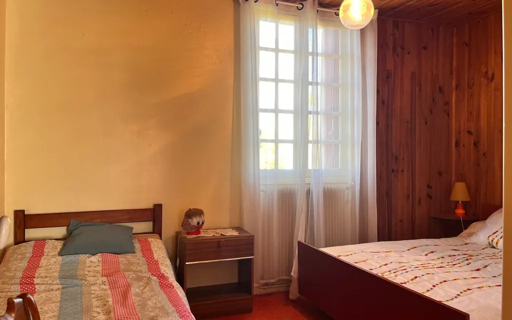 Chambres - Maison à Rénover avec Jardin à Peyrehorade