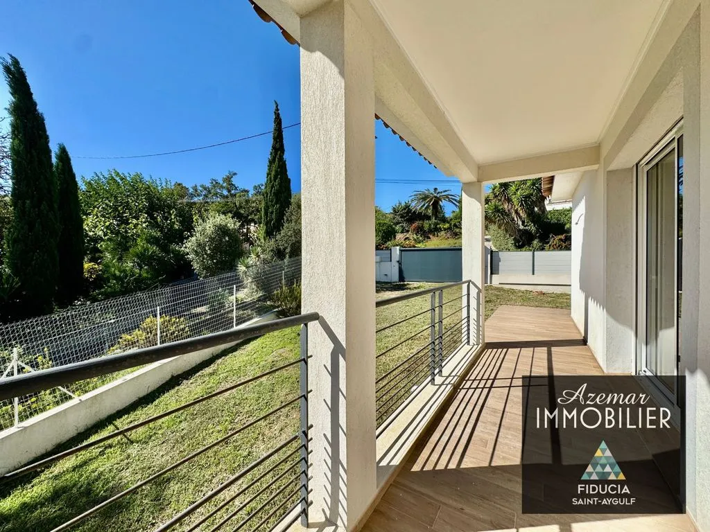 Balcon - Villa Nouvelle avec Vue Mer à Saint-Aygulf