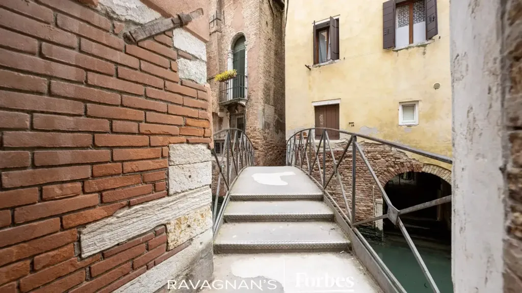 Garden - 10-Room Apartment with Canal View in Venice