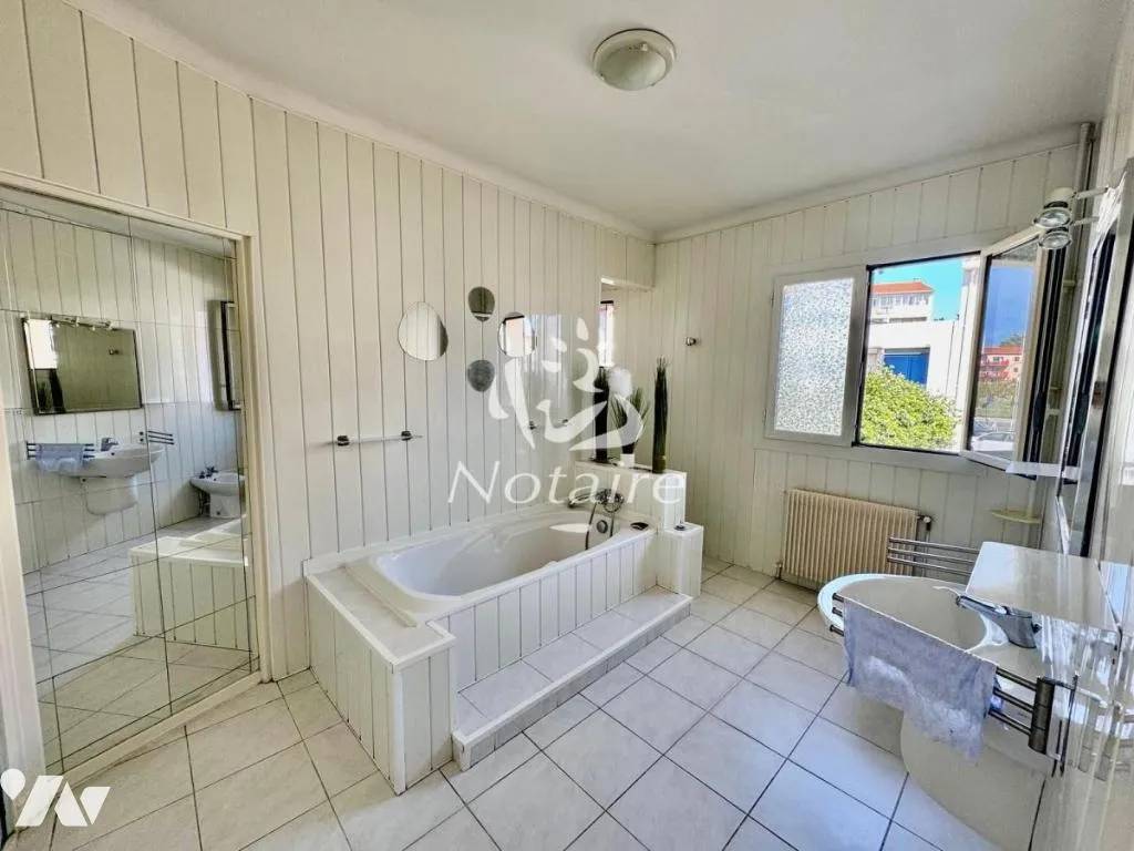 Bagni - 4-Piece Apartment with Balcony in Perpignan