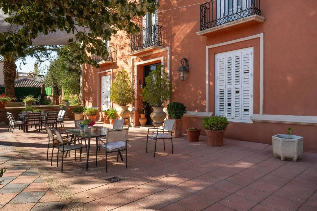 Garden - Historic Palatial House with Pool in Ogíjares