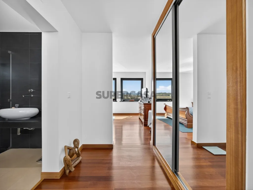Flur - Modern Villa with Industrial Design in Assafora