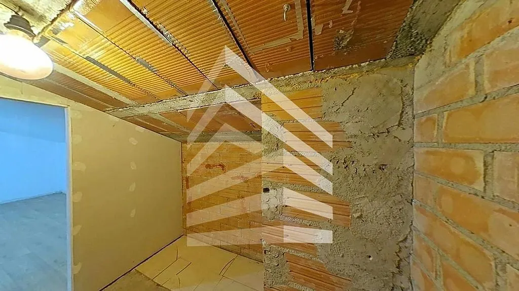 Pièces - Duplex with Terrace in Terrassa
