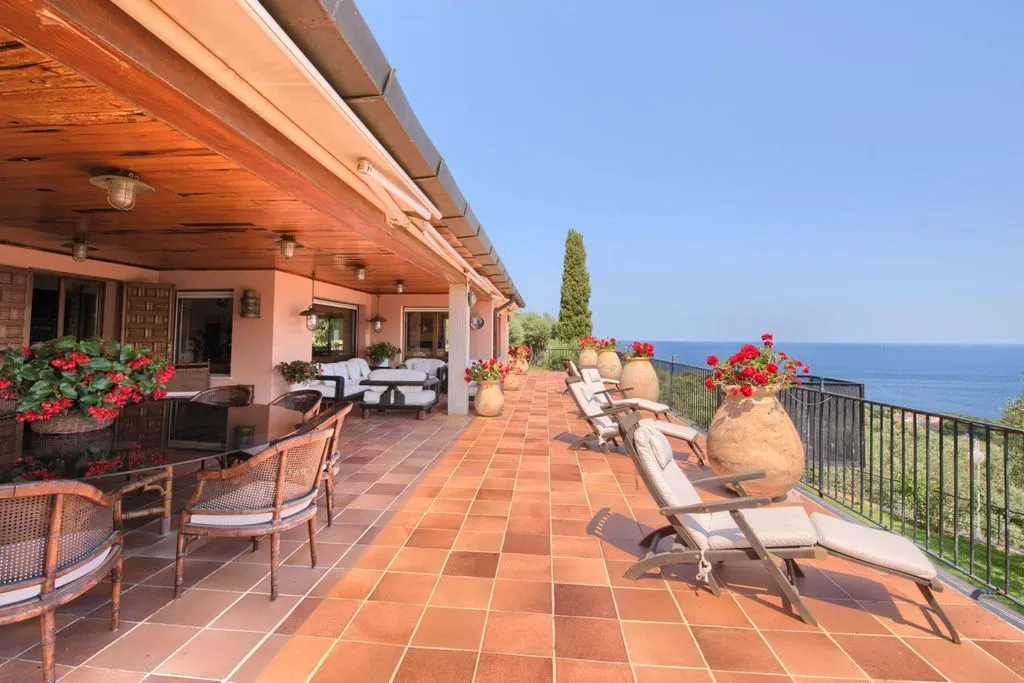 Terrace - Mediterranean House with Sea Views in Begur