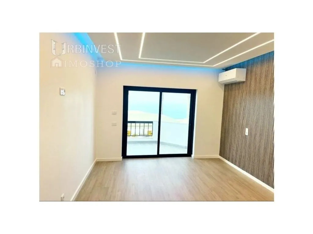 Rooms - 3-Bedroom Flat with Sea View in Loulé