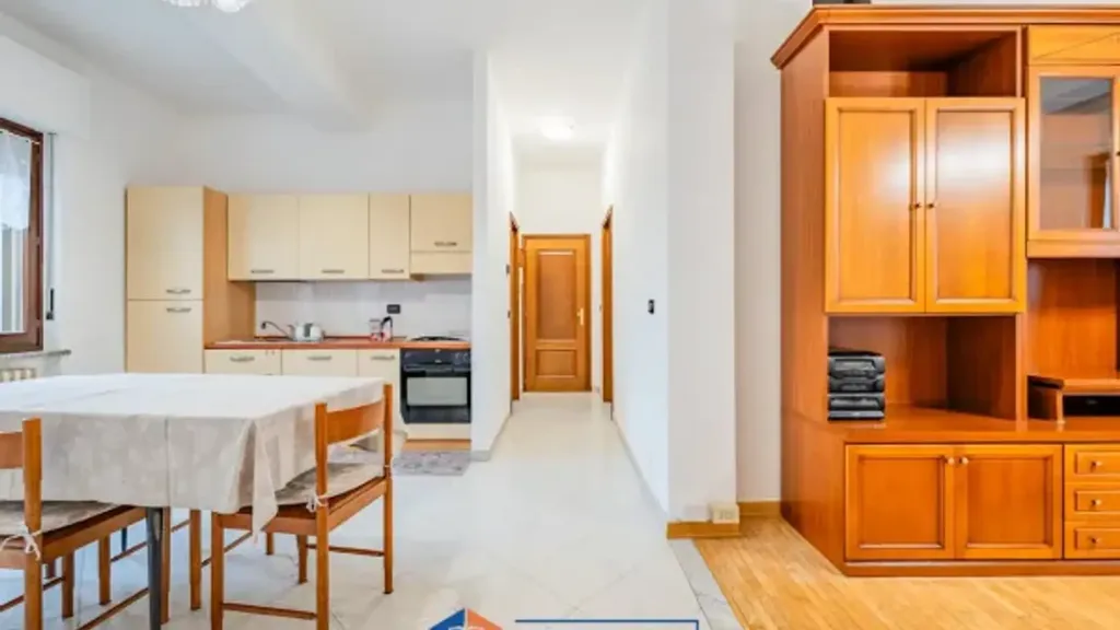Söögituba - Apartment with Balcony in Beinette Centre