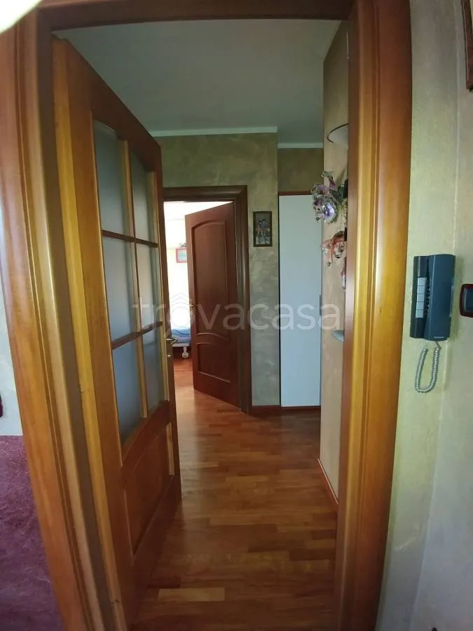 Esik - Townhouse with Balcony in Morozzo