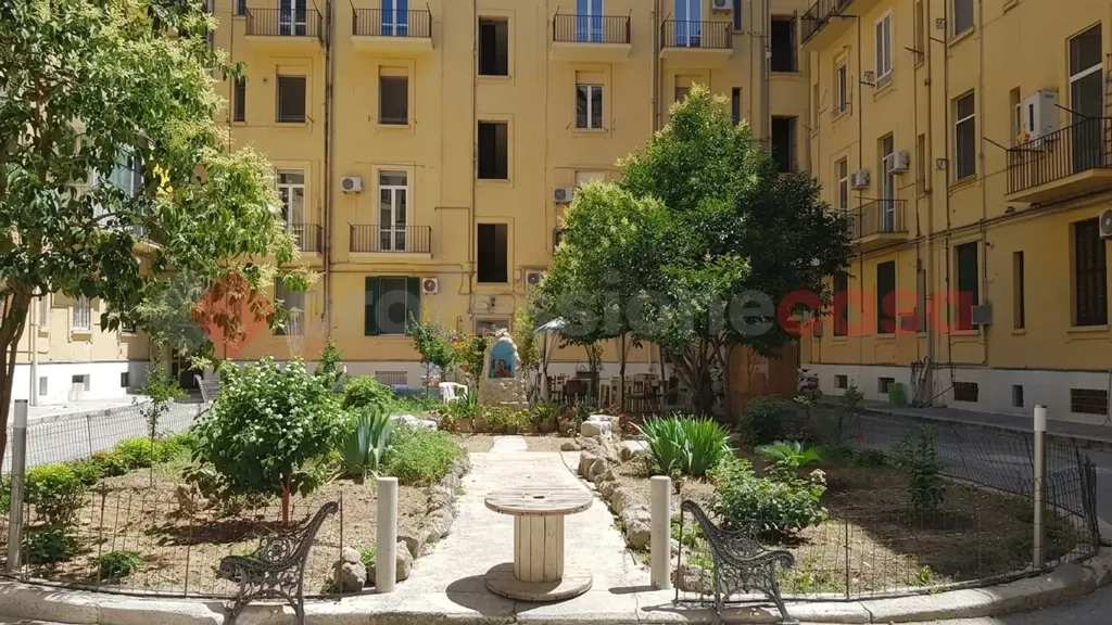 Jardin - Twin-Storey Apartment with Balcony in Bari