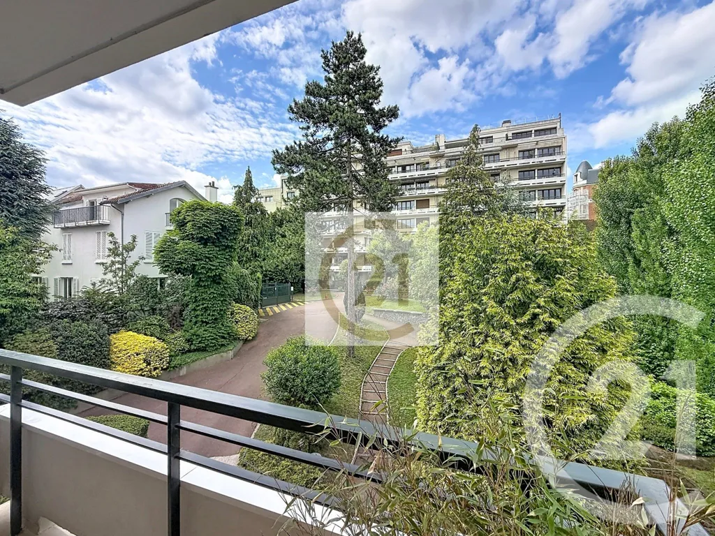 Rõdu - Refurbished Studio with Balcony in Saint-Cloud