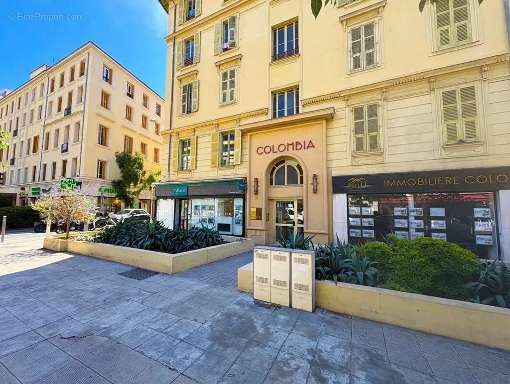 Extérieur - Studio Rénové avec Terrasse au Carré d'Or