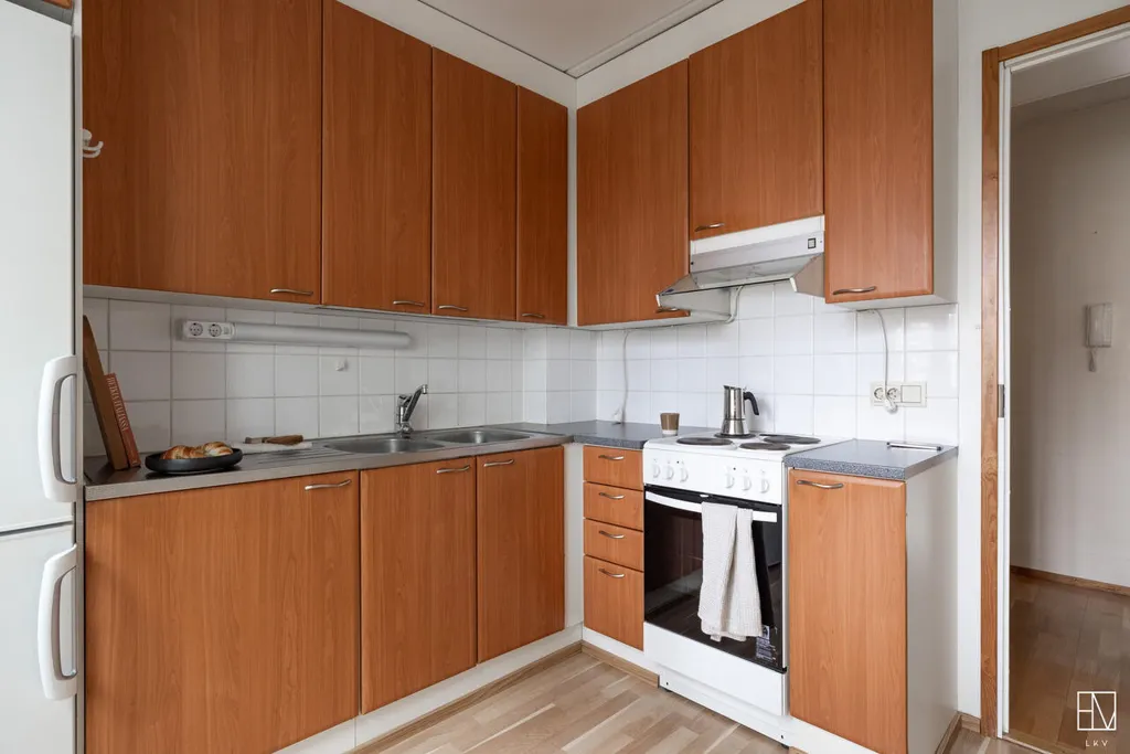 Cuisine - Geothermal-Heated Apartment with Sauna in Hervanta