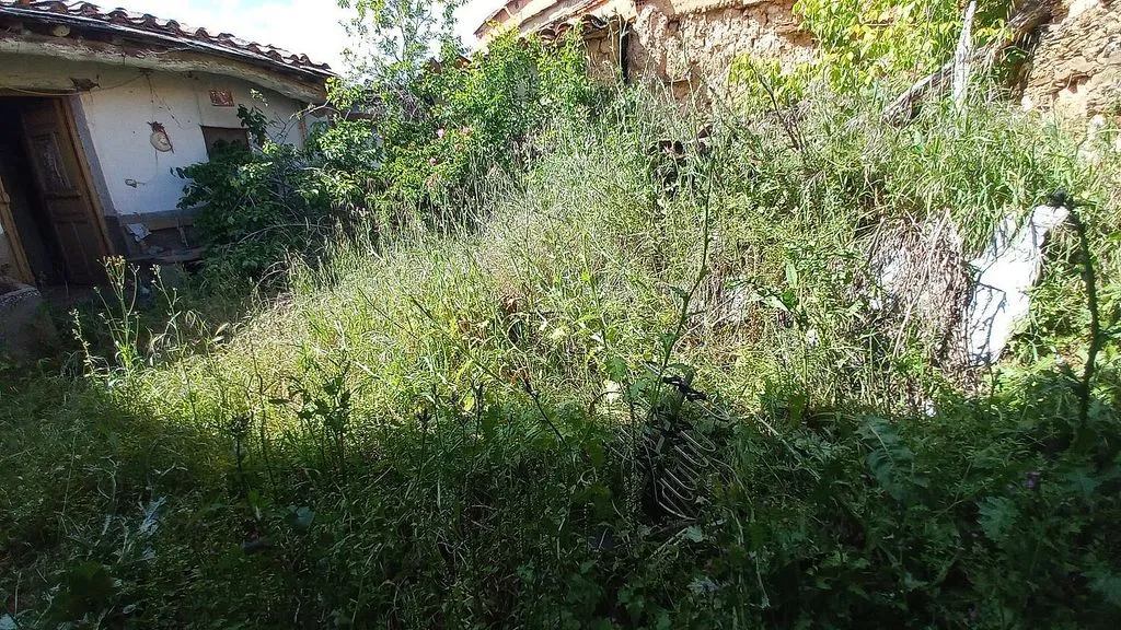 Jardin - Urban Plot for Development in Andavías
