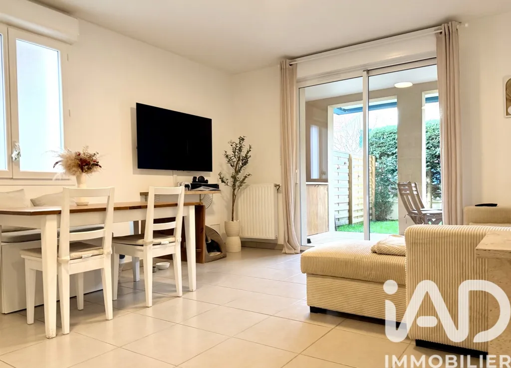 Séjour - Appartement Rénové avec Terrasse au Teich