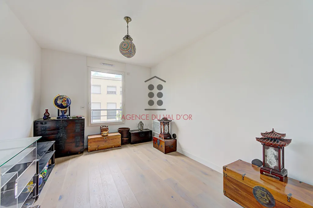 Stanze - Duplex Flat with Terrace in Suresnes République