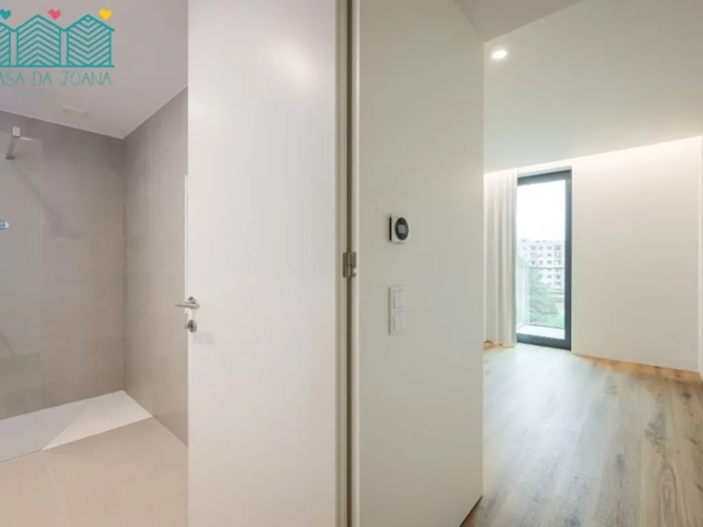 Entrée - Luxury 3-Bedroom Apartment in Aveiro