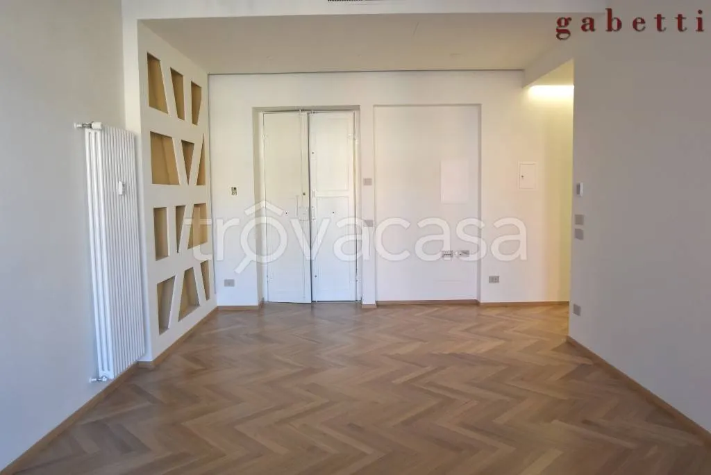 hallway_entrance