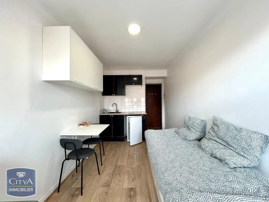 Chambres - Studio Meublé avec Balcon à Saint-Étienne