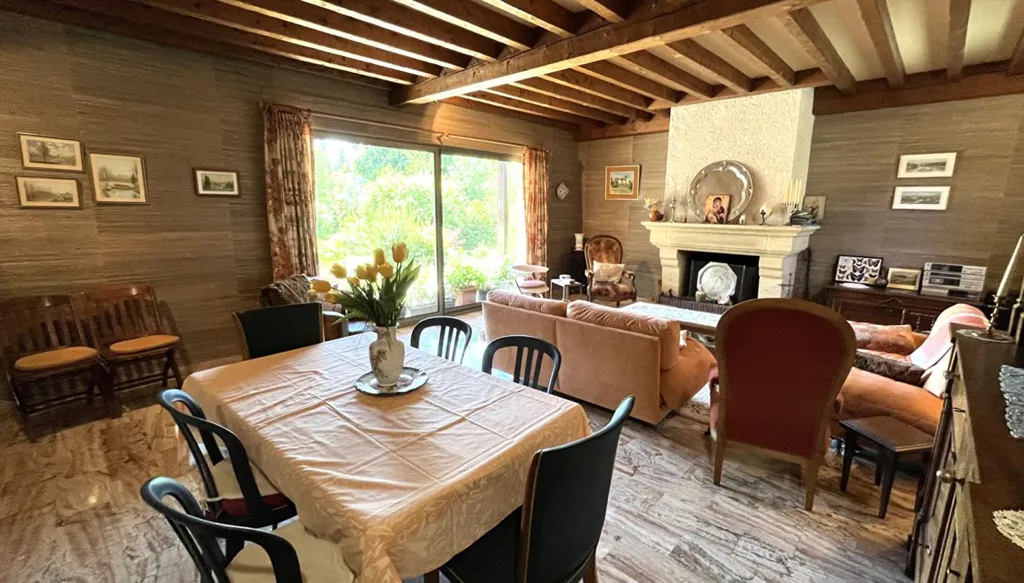 Sala da pranzo - 7-Piece House with Garden in Arinthod