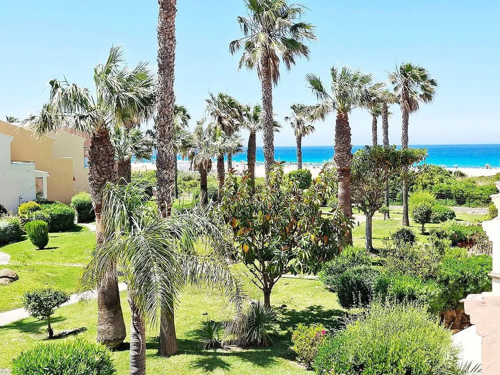 Aed - Terraced Apartment with Pool in Central Location