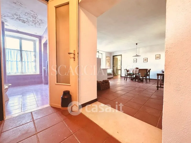 Entrée - Twin-Storey Apartment with Lake View in Netro