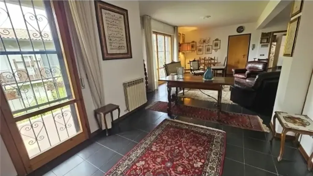 Entrée - Refined Apartment with Terraces in Florence