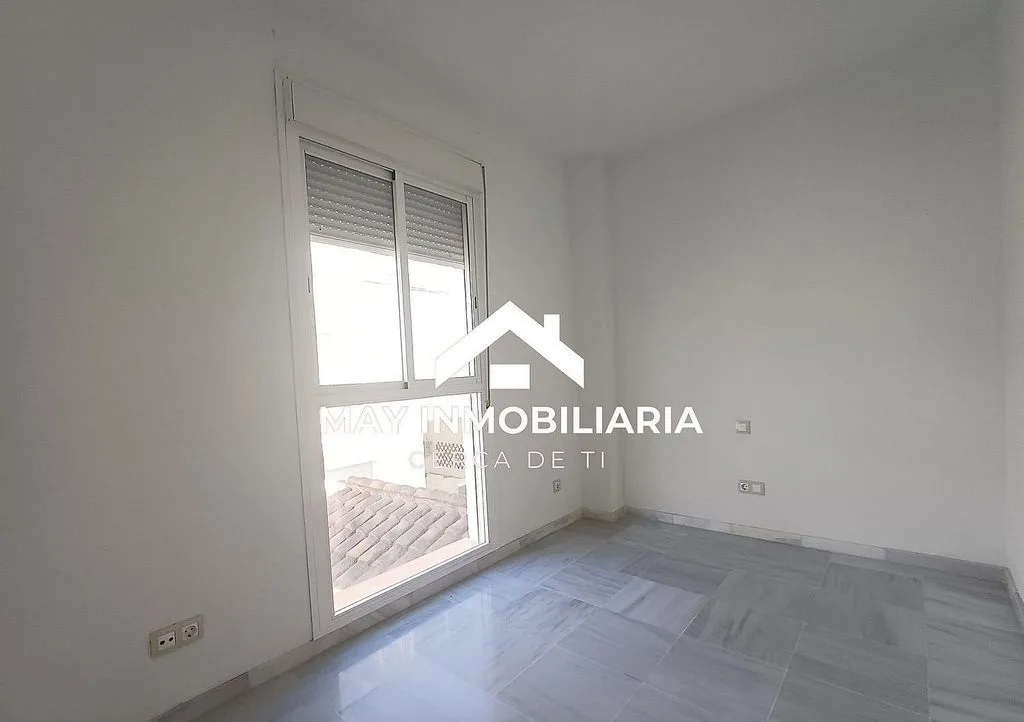 Toad - Semi-detached House with River View in Coria del Río