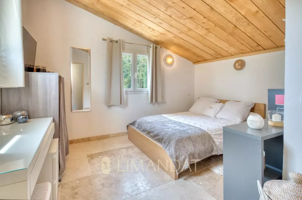 Bedrooms - Maison with Sea View in Les Adrets-De-L'Esterel