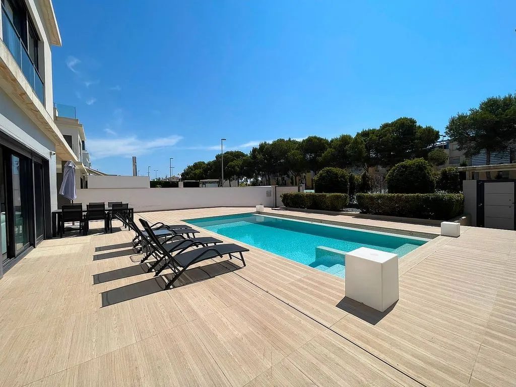 Chalet with Private Pool in Campoamor