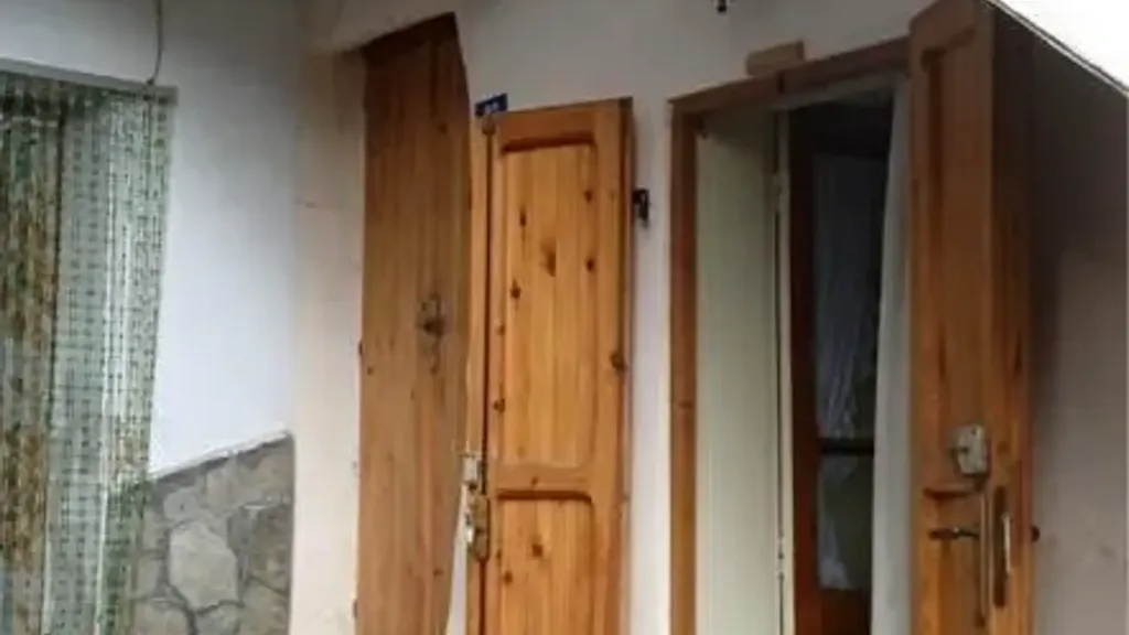 hallway_entrance