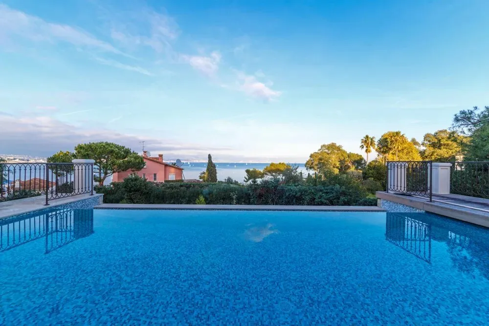 Bassein - Neo-Provencal Villa with Sea View in Cap d'Antibes