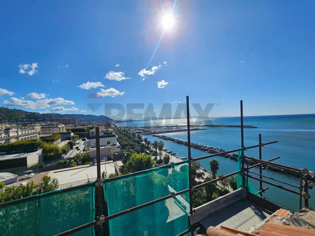 Rõdu - Apartment with Sea View in Salerno