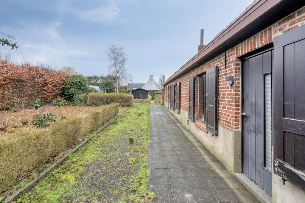 Jardin - Terrain de 3.325 m² avec Potentiel de Développement à Ingelmunster