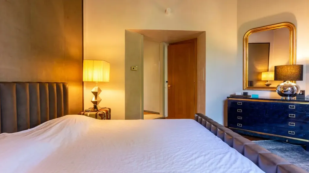 Bedrooms - 1920s Villa with Garden in Vigevano Centre