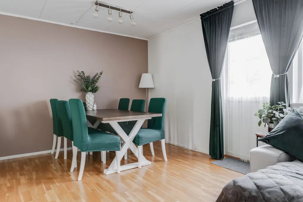 Dining Room - Terraced House with Two Balconies in Dalsjöfors
