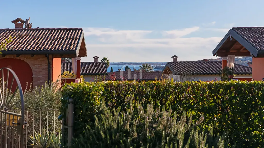Jardin - Trilocale with Private Garden in Padenghe Sul Garda