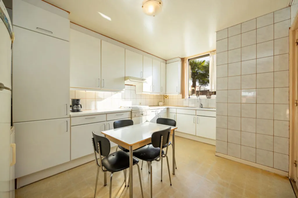 Cuisine - Maison avec Garage Spacieux à Anvers