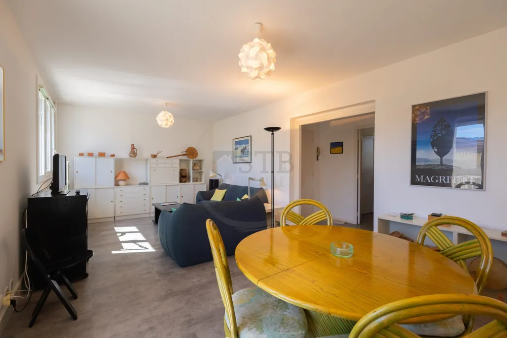 Sala da pranzo - Bright Apartment with Balcony in Privas